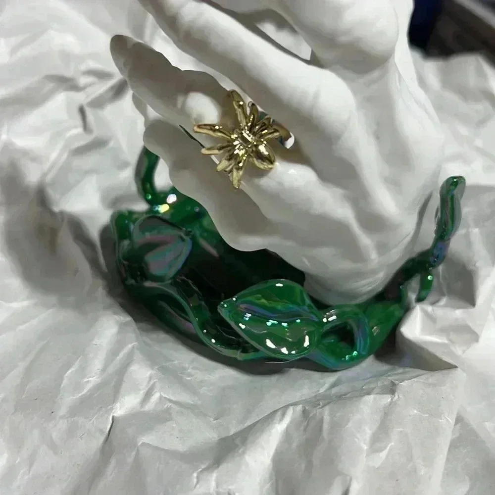 New BBW Halloween 2022 White Witch Hand Vine Soap Holder‎